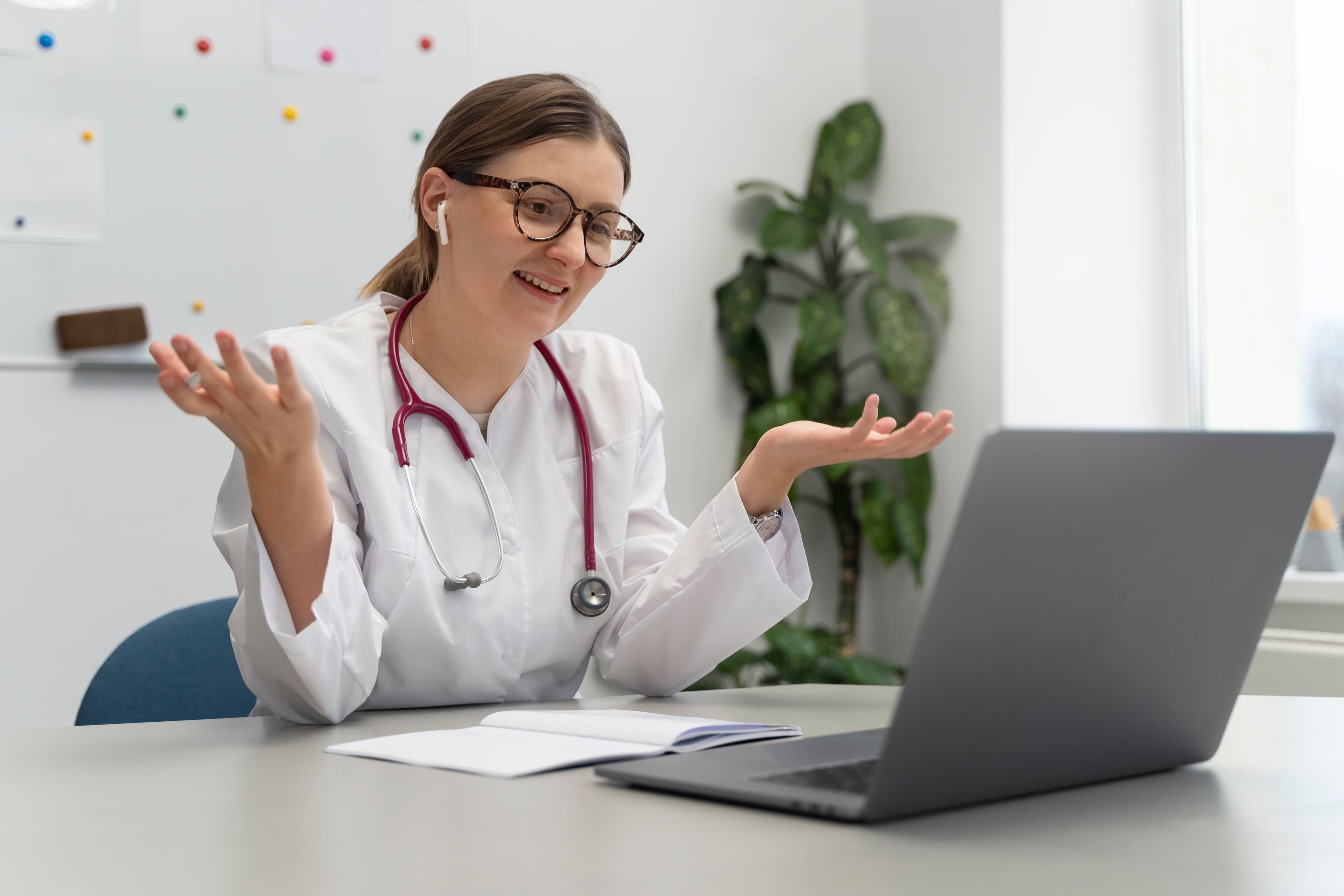 Virtual consultation between clinician and patient